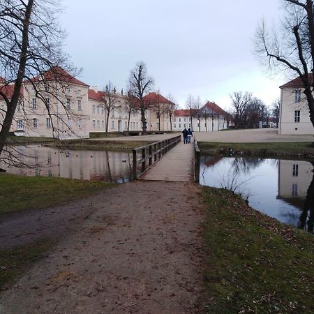 Marstall Im Schlosspark Райнсберг Екстер'єр фото